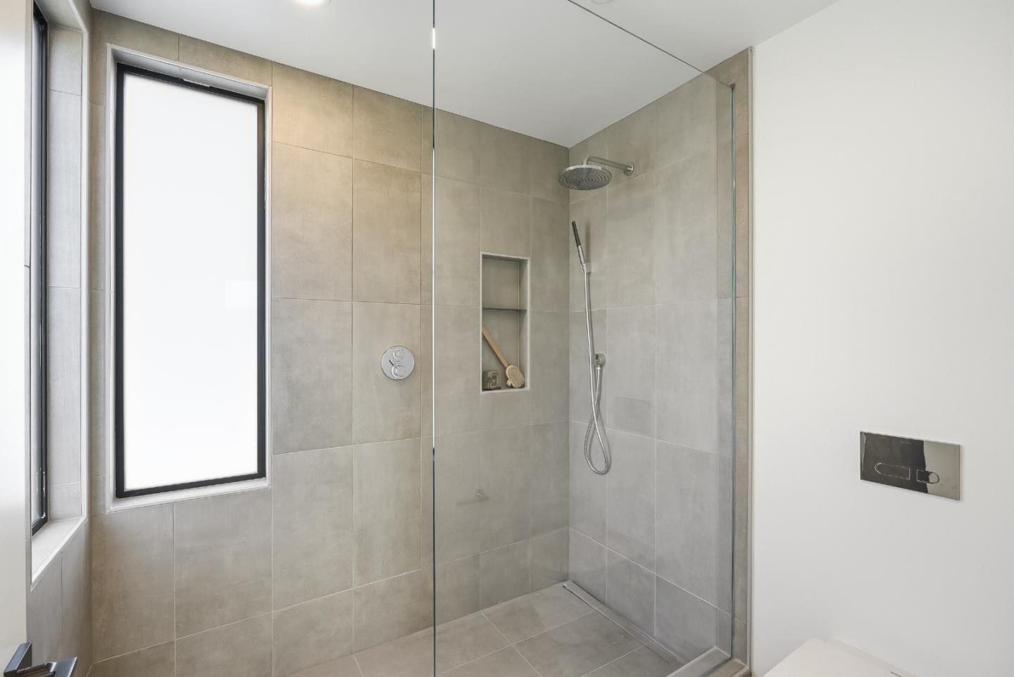 Detail Gallery Image 26 of 37 For 3012 Vistamont Dr, San Jose,  CA 95118 - 5 Beds | 3 Baths