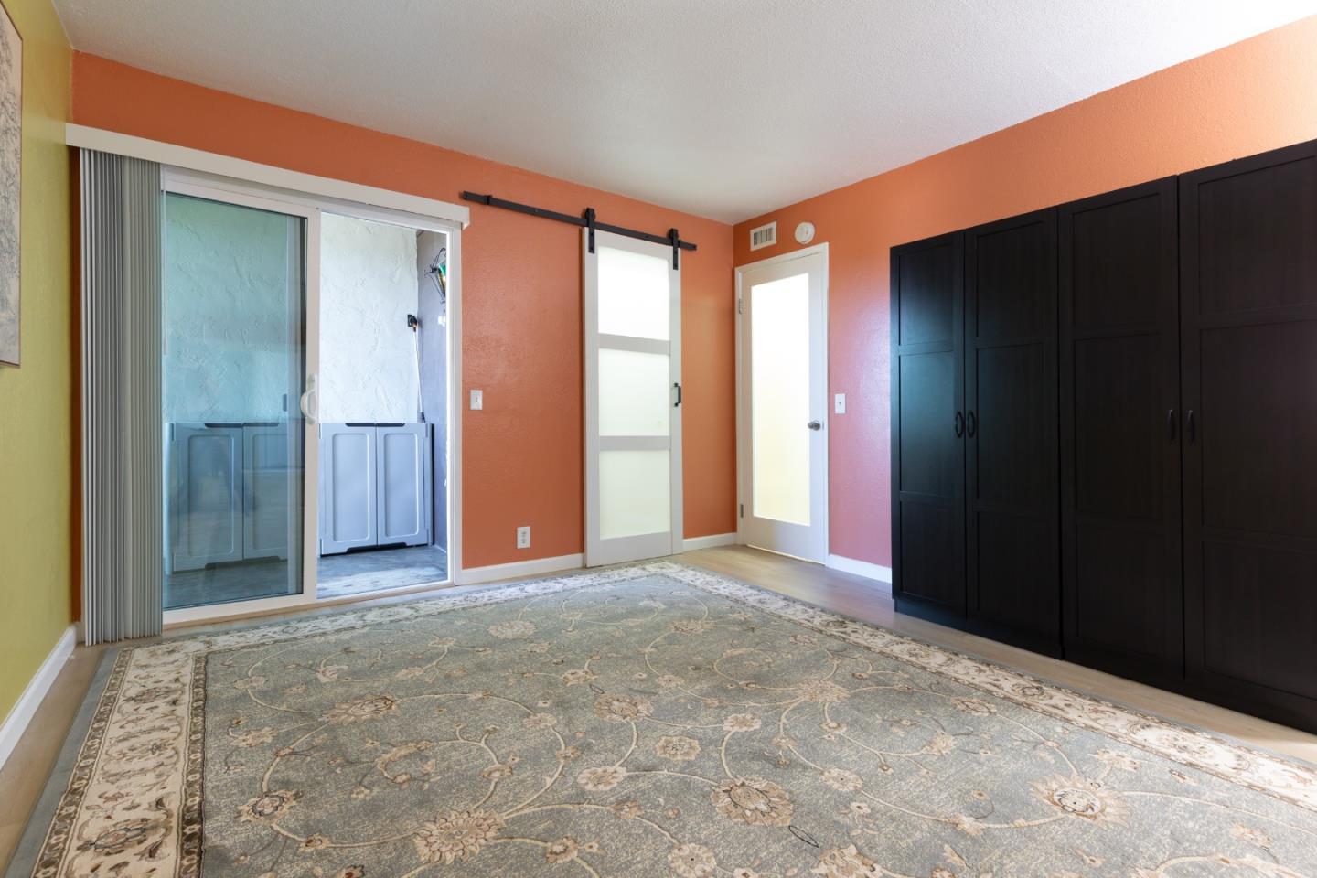 Detail Gallery Image 12 of 20 For Glenwood Cir,  Monterey,  CA 93940 - 1 Beds | 1 Baths