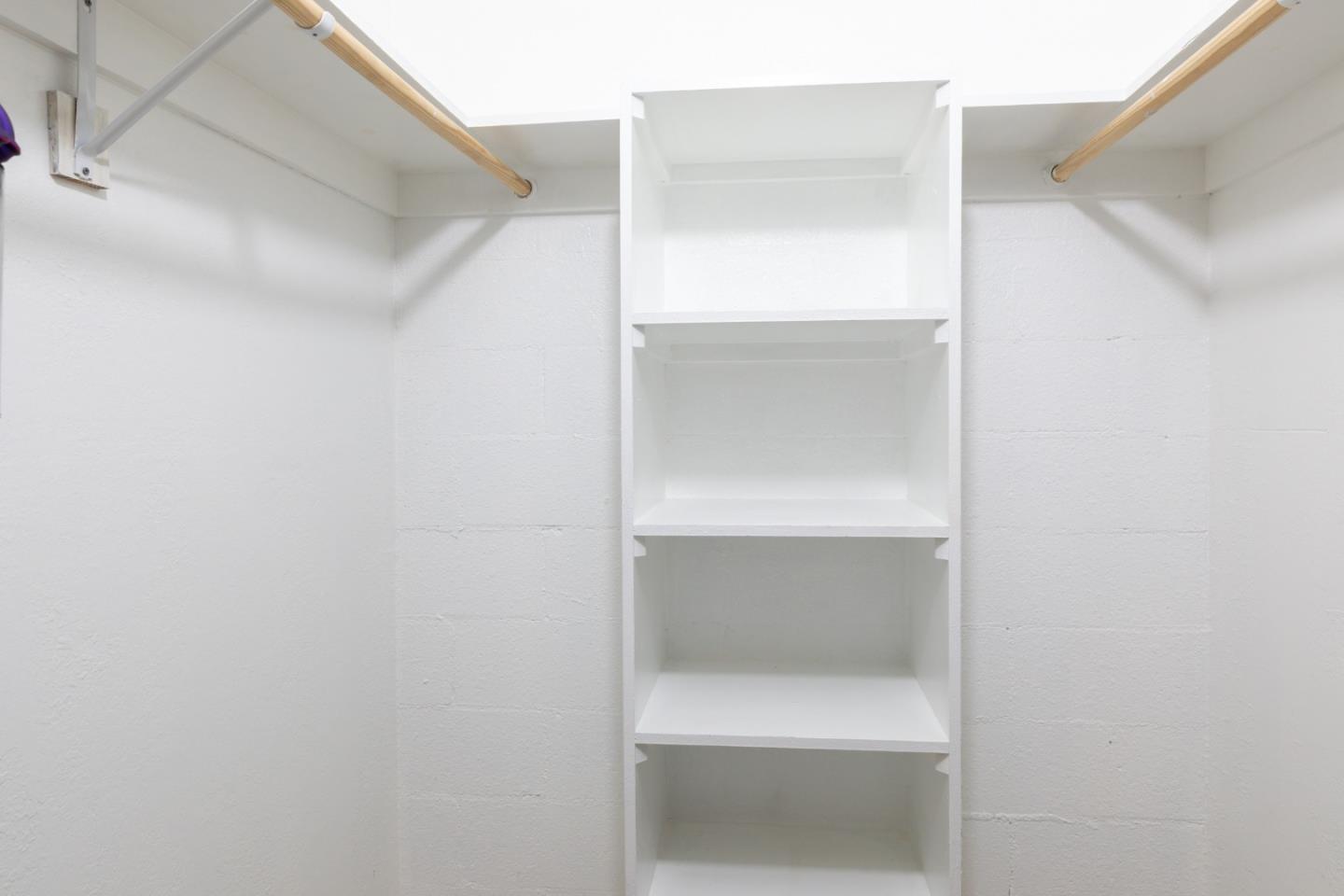 Detail Gallery Image 13 of 20 For Glenwood Cir,  Monterey,  CA 93940 - 1 Beds | 1 Baths