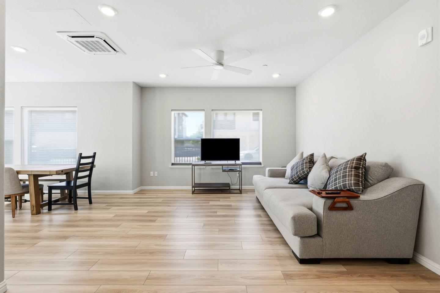 Photo #6: ML82043463 Listing: Photo #6