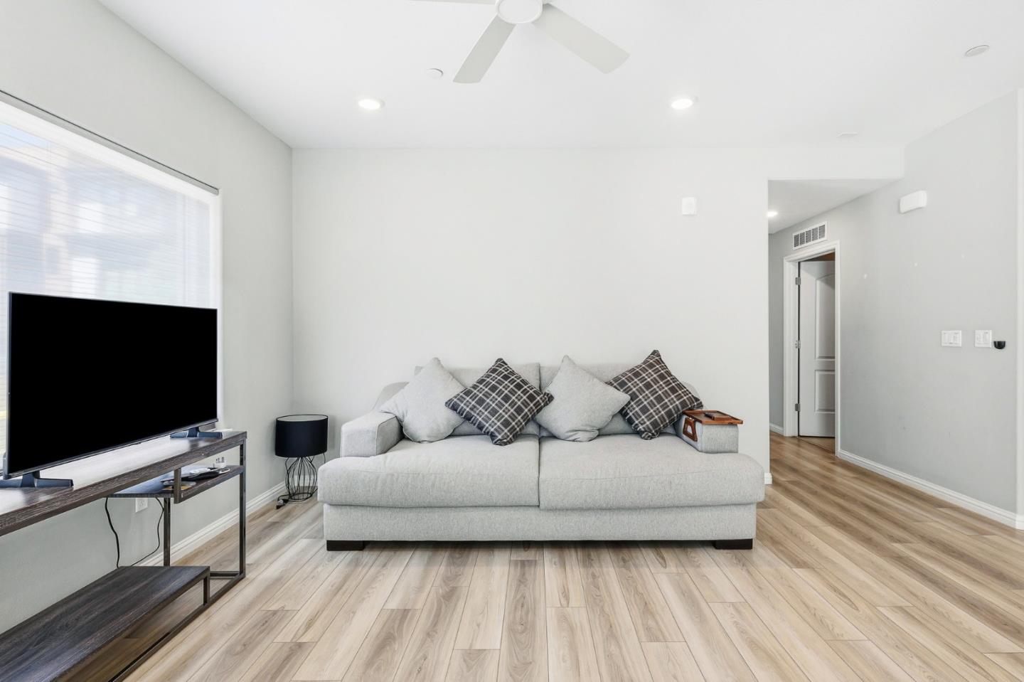 Photo #8: ML82043463 Listing: Photo #8