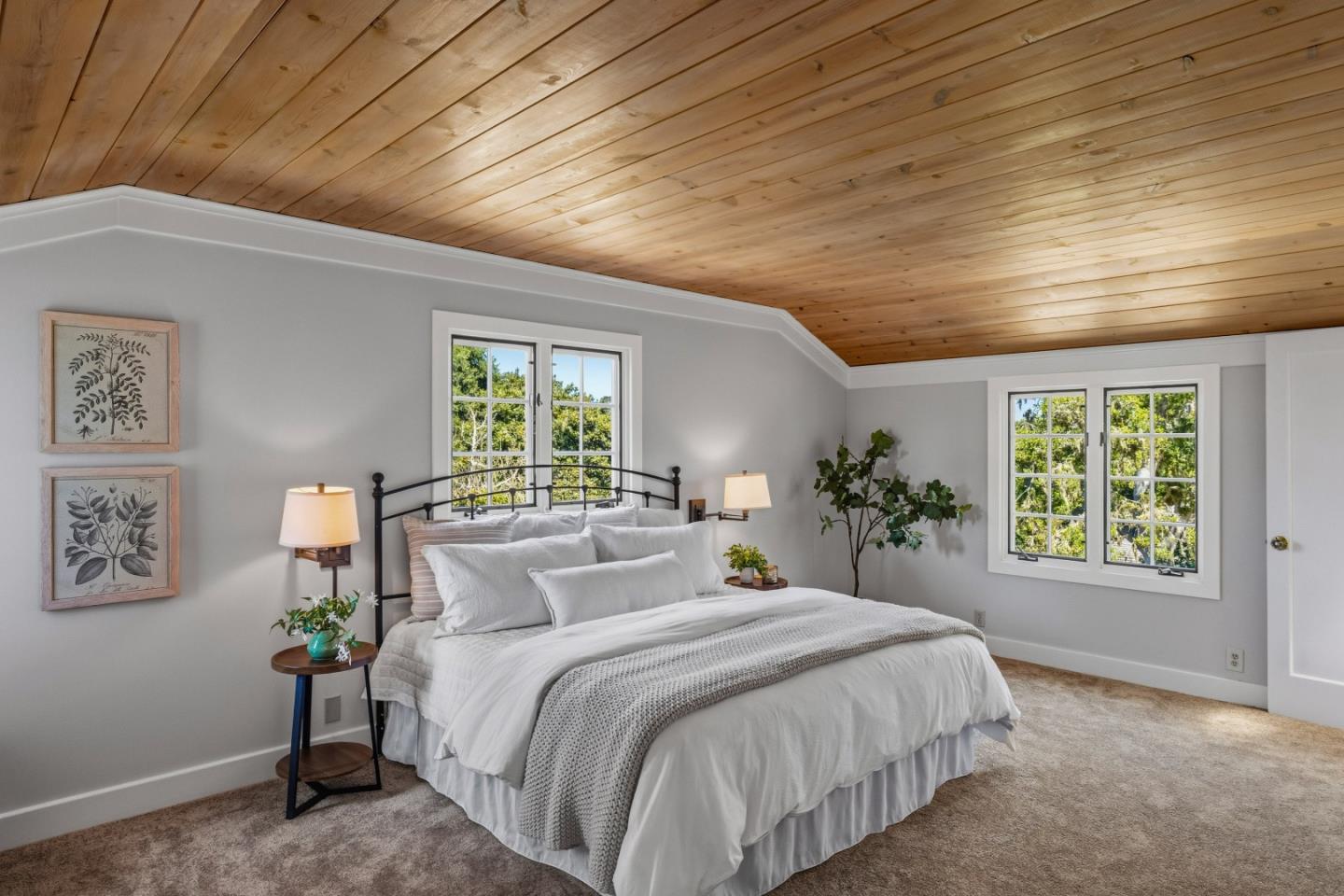 Detail Gallery Image 12 of 24 For 225 17 Mile Dr, Pacific Grove,  CA 93950 - 4 Beds | 2/1 Baths