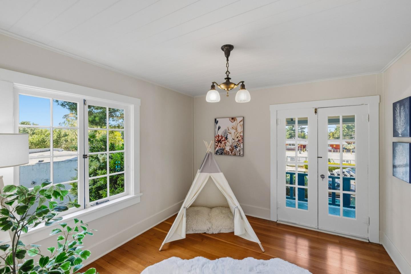 Detail Gallery Image 18 of 24 For 225 17 Mile Dr, Pacific Grove,  CA 93950 - 4 Beds | 2/1 Baths