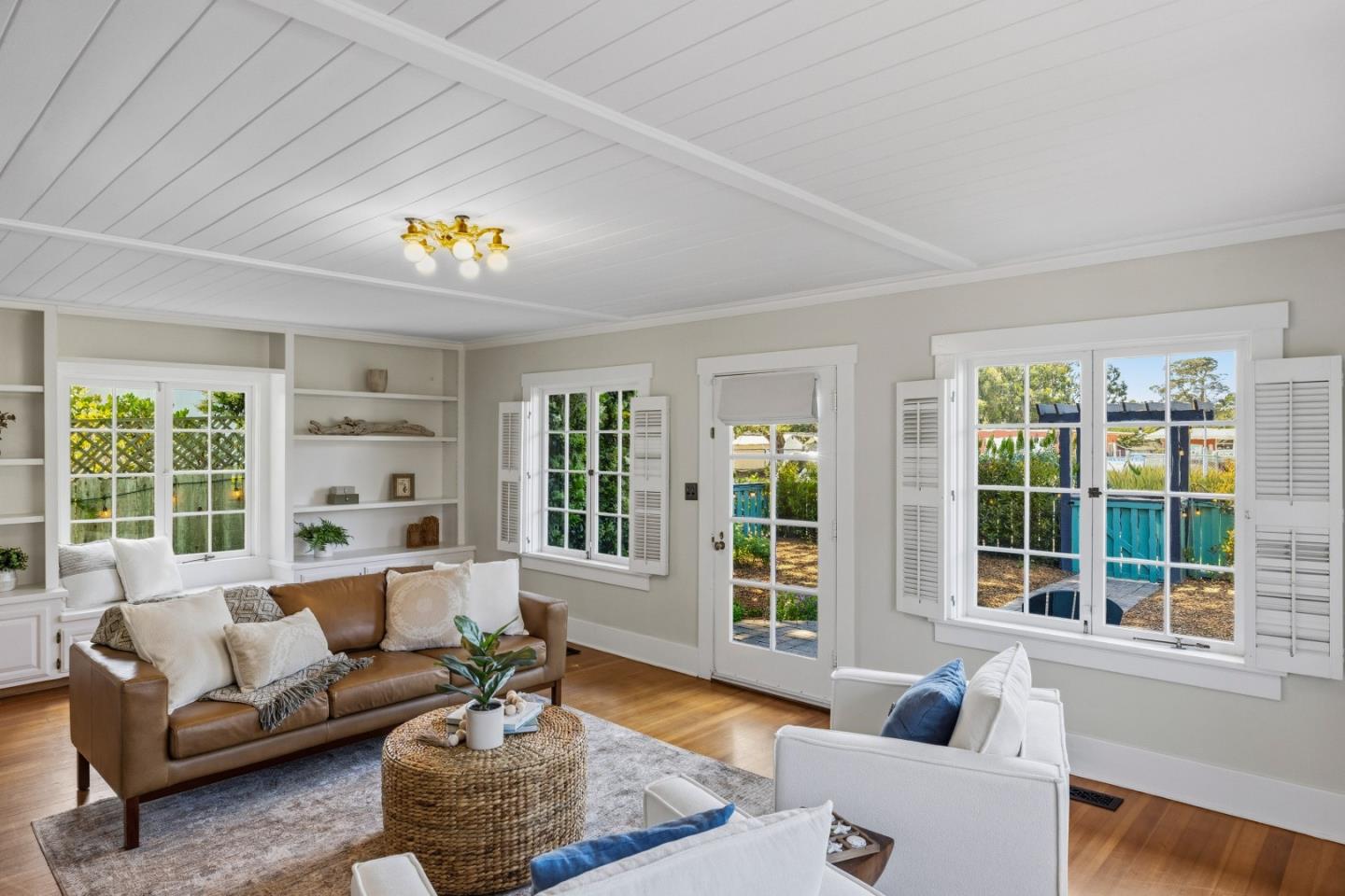 Detail Gallery Image 2 of 24 For 225 17 Mile Dr, Pacific Grove,  CA 93950 - 4 Beds | 2/1 Baths