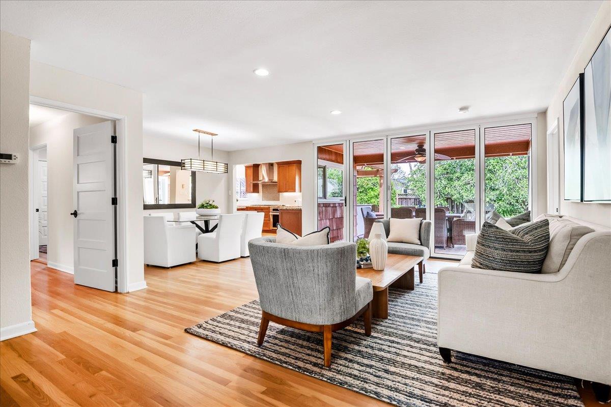 Detail Gallery Image 3 of 36 For 2112 Harmil Way, San Jose,  CA 95125 - 3 Beds | 2 Baths