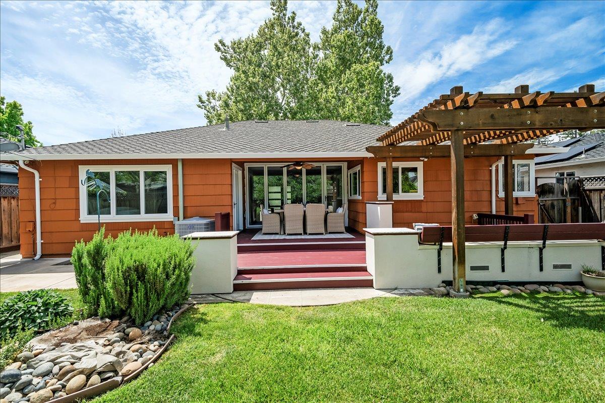 Detail Gallery Image 33 of 36 For 2112 Harmil Way, San Jose,  CA 95125 - 3 Beds | 2 Baths