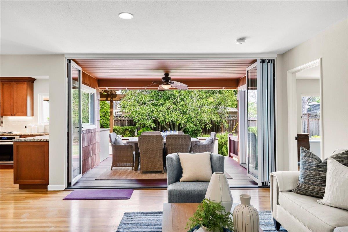 Detail Gallery Image 5 of 36 For 2112 Harmil Way, San Jose,  CA 95125 - 3 Beds | 2 Baths