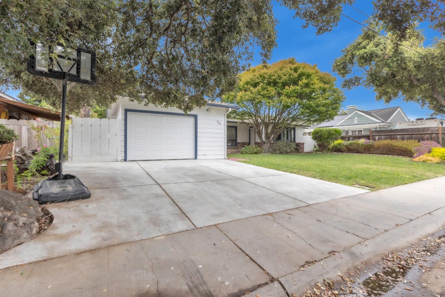 906 Bautista DR, Salinas, CA 93901, Photo 2