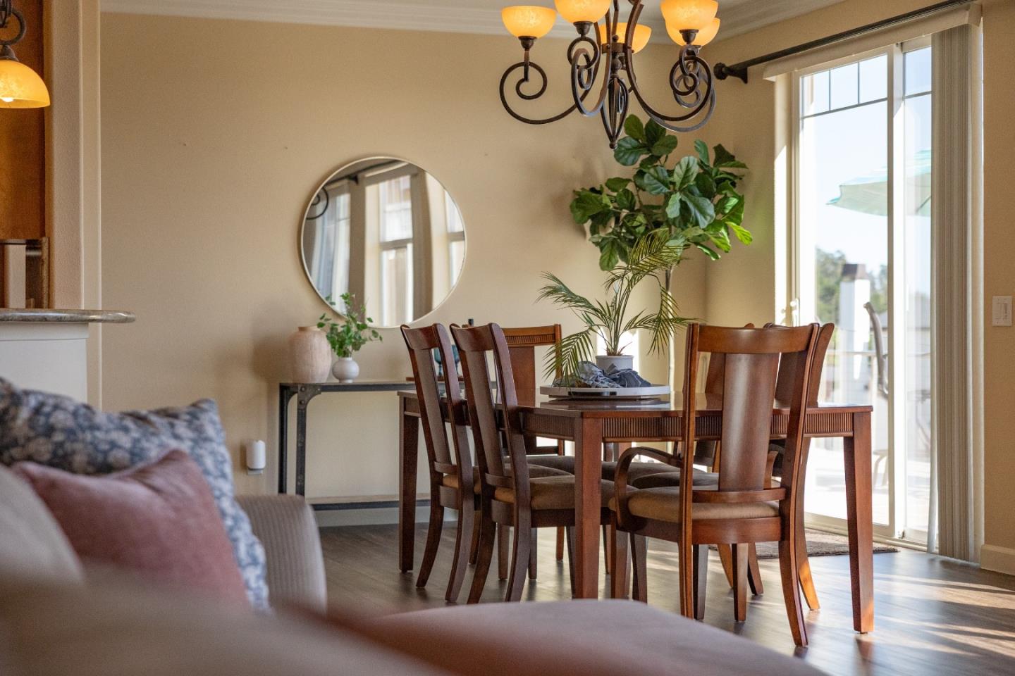 Detail Gallery Image 18 of 53 For 960 Smith Rd, Watsonville,  CA 95076 - 5 Beds | 4 Baths