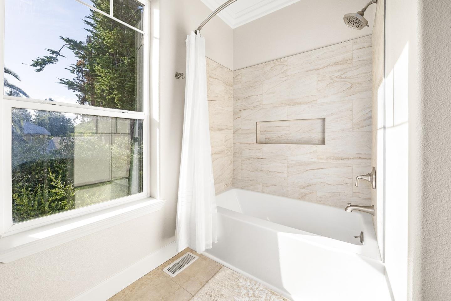 Detail Gallery Image 37 of 53 For 960 Smith Rd, Watsonville,  CA 95076 - 5 Beds | 4 Baths