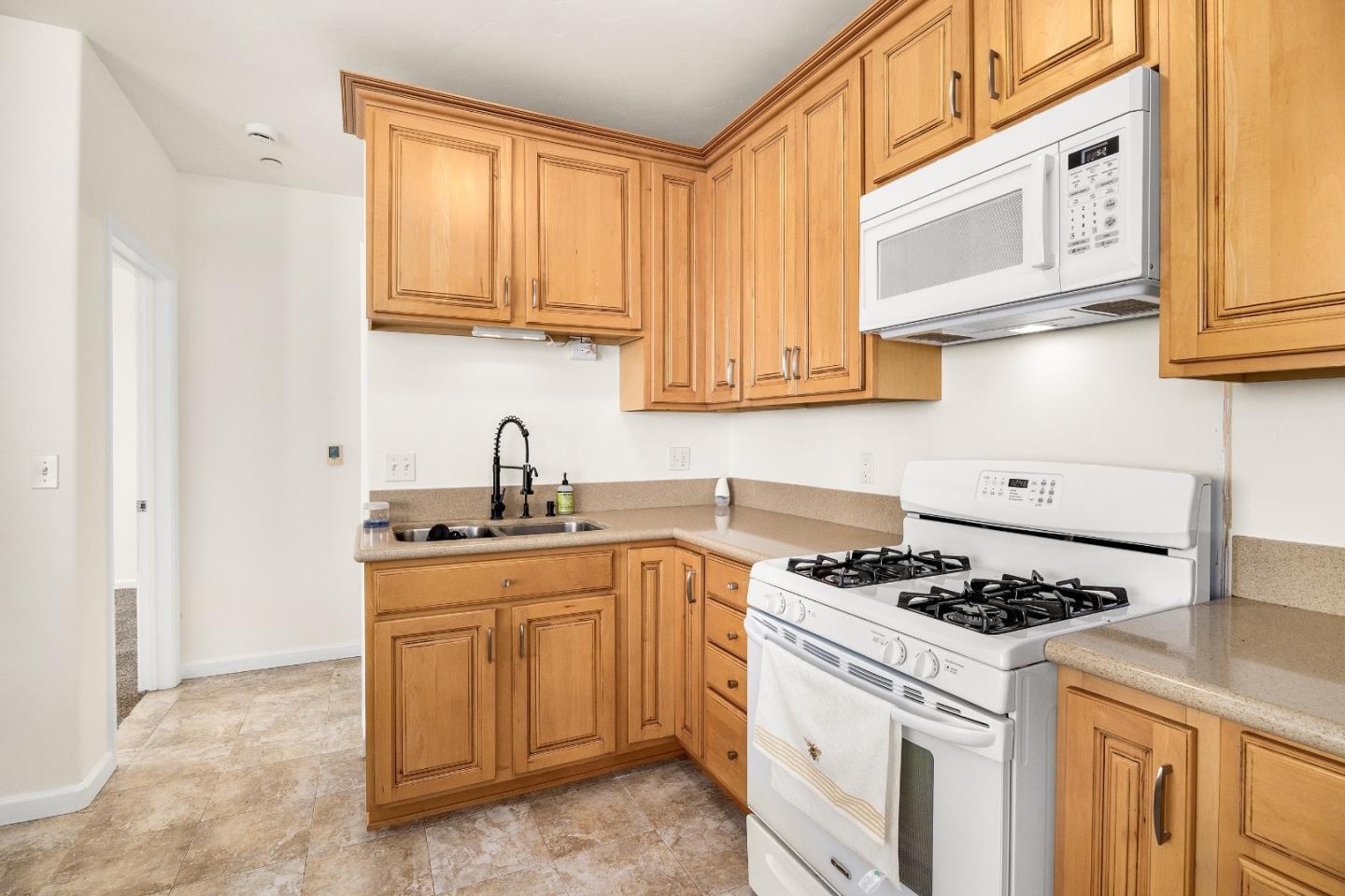 Detail Gallery Image 41 of 53 For 960 Smith Rd, Watsonville,  CA 95076 - 5 Beds | 4 Baths