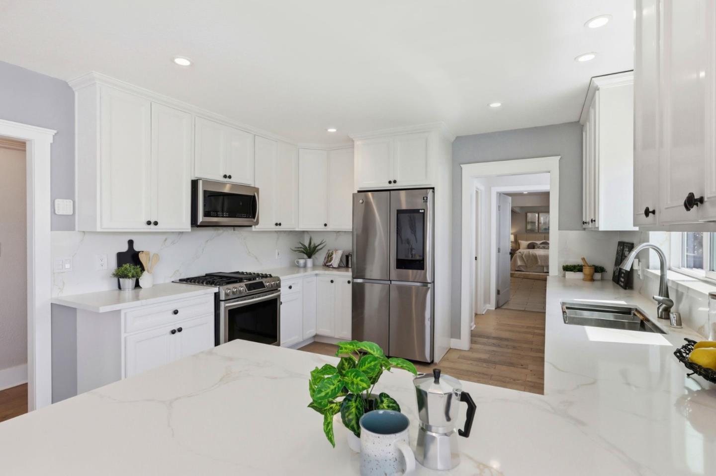 Detail Gallery Image 15 of 57 For 2468 Maxwell, Oakland,  CA 94601 - 4 Beds | 3 Baths