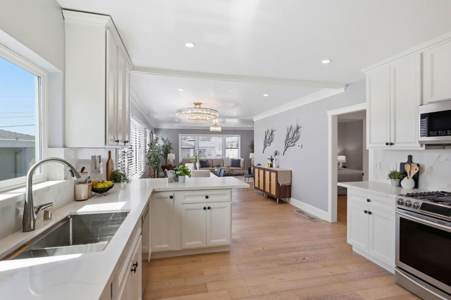 Detail Gallery Image 16 of 57 For 2468 Maxwell, Oakland,  CA 94601 - 4 Beds | 3 Baths