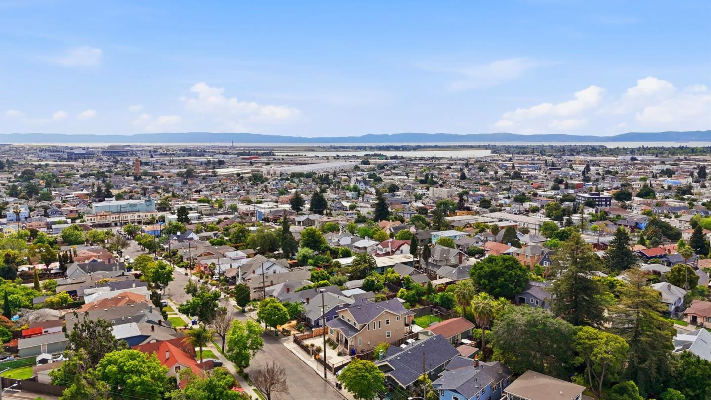 Detail Gallery Image 54 of 57 For 2468 Maxwell, Oakland,  CA 94601 - 4 Beds | 3 Baths