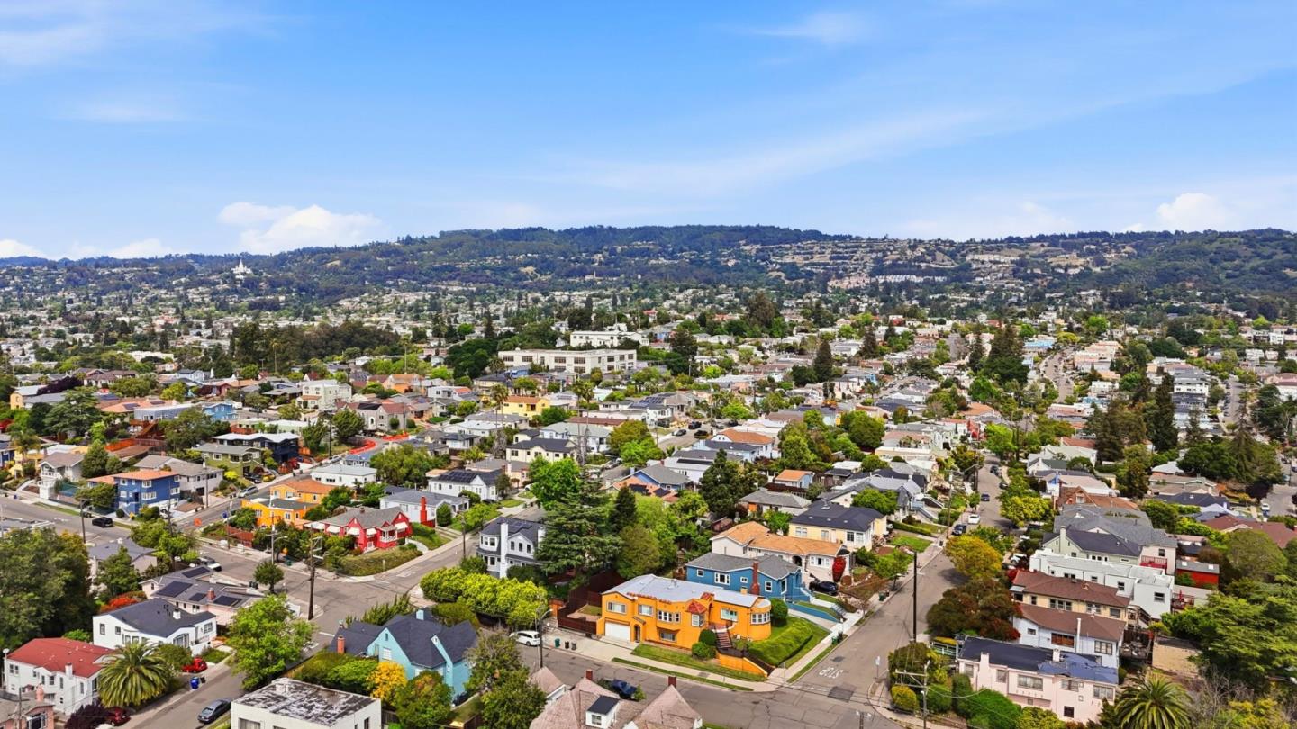 Detail Gallery Image 55 of 57 For 2468 Maxwell, Oakland,  CA 94601 - 4 Beds | 3 Baths