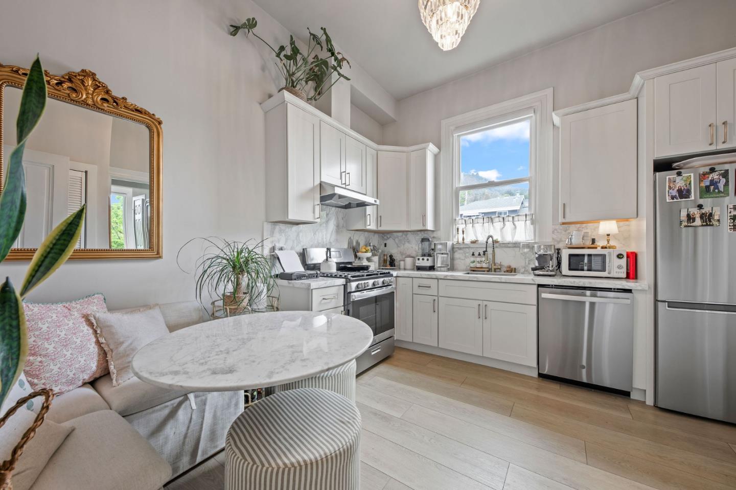 Detail Gallery Image 10 of 16 For 29 1st St, Corte Madera,  CA 94925 - – Beds | – Baths