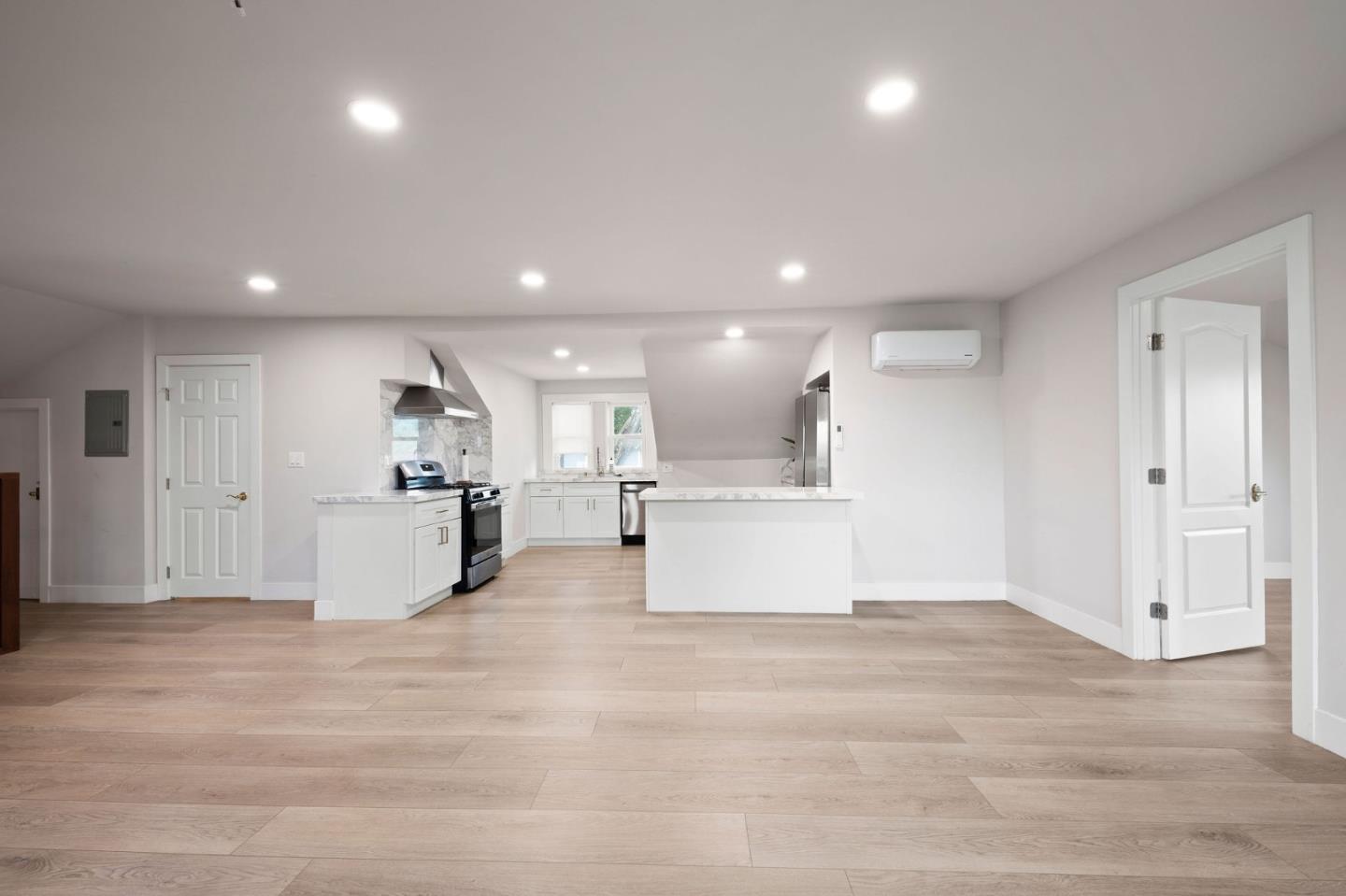 Detail Gallery Image 11 of 16 For 29 1st St, Corte Madera,  CA 94925 - – Beds | – Baths