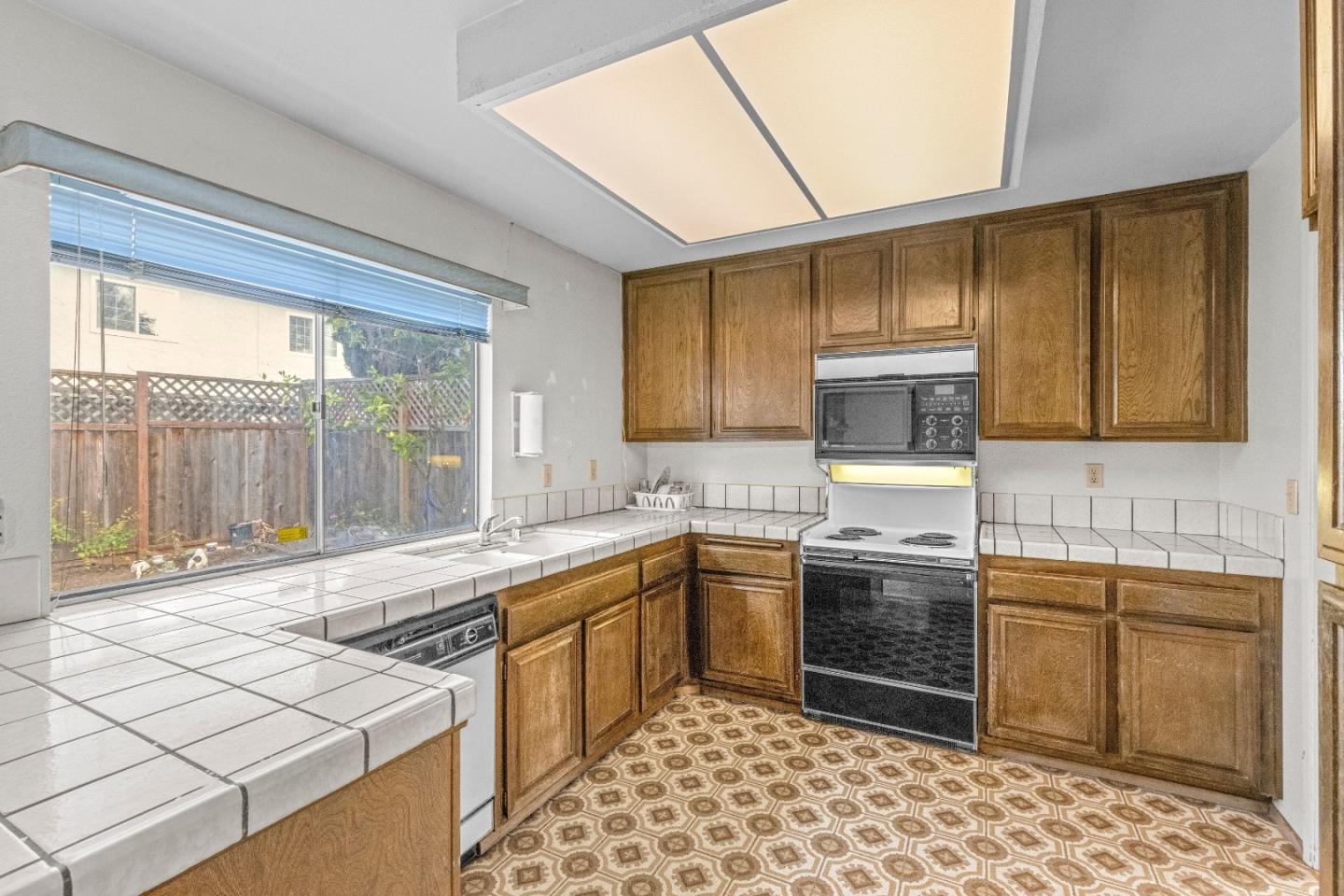 Detail Gallery Image 15 of 39 For 293 Keeler Ct, San Jose,  CA 95139 - 4 Beds | 2 Baths