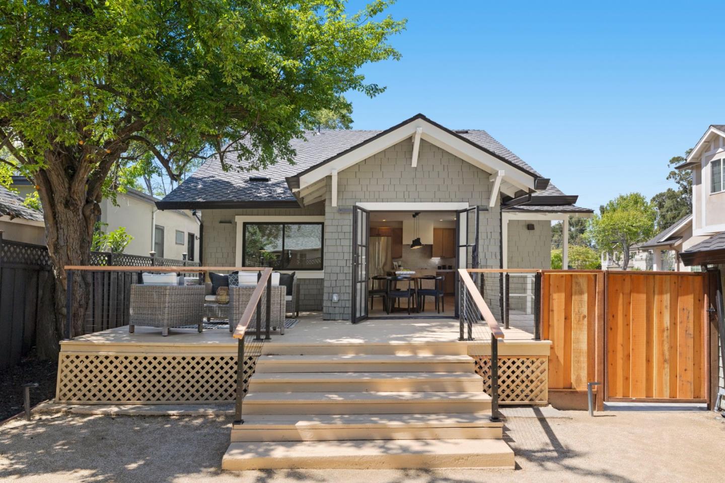 Detail Gallery Image 21 of 60 For 1117 Palm Dr, Burlingame,  CA 94010 - 4 Beds | 3 Baths