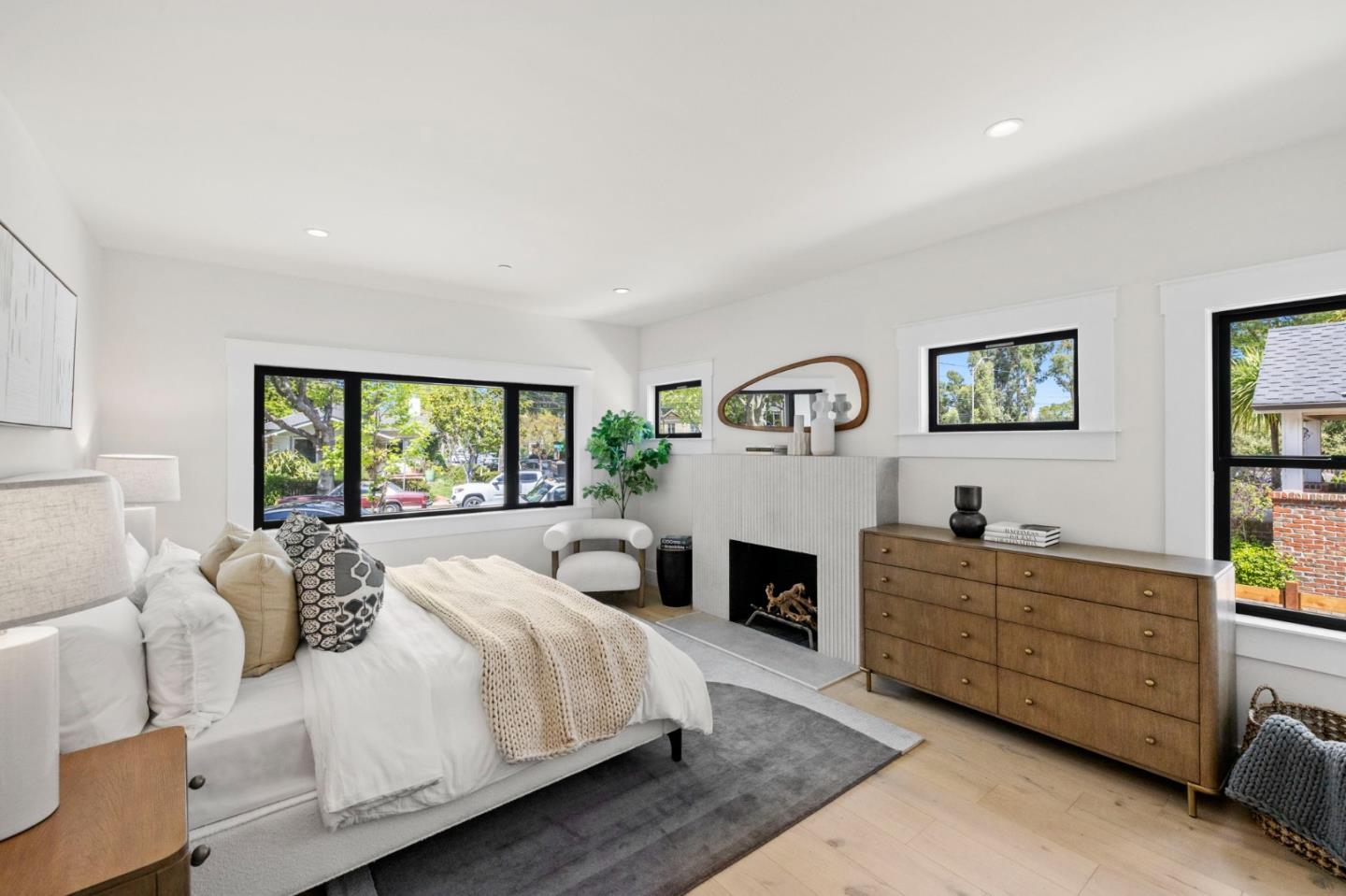 Detail Gallery Image 25 of 60 For 1117 Palm Dr, Burlingame,  CA 94010 - 4 Beds | 3 Baths