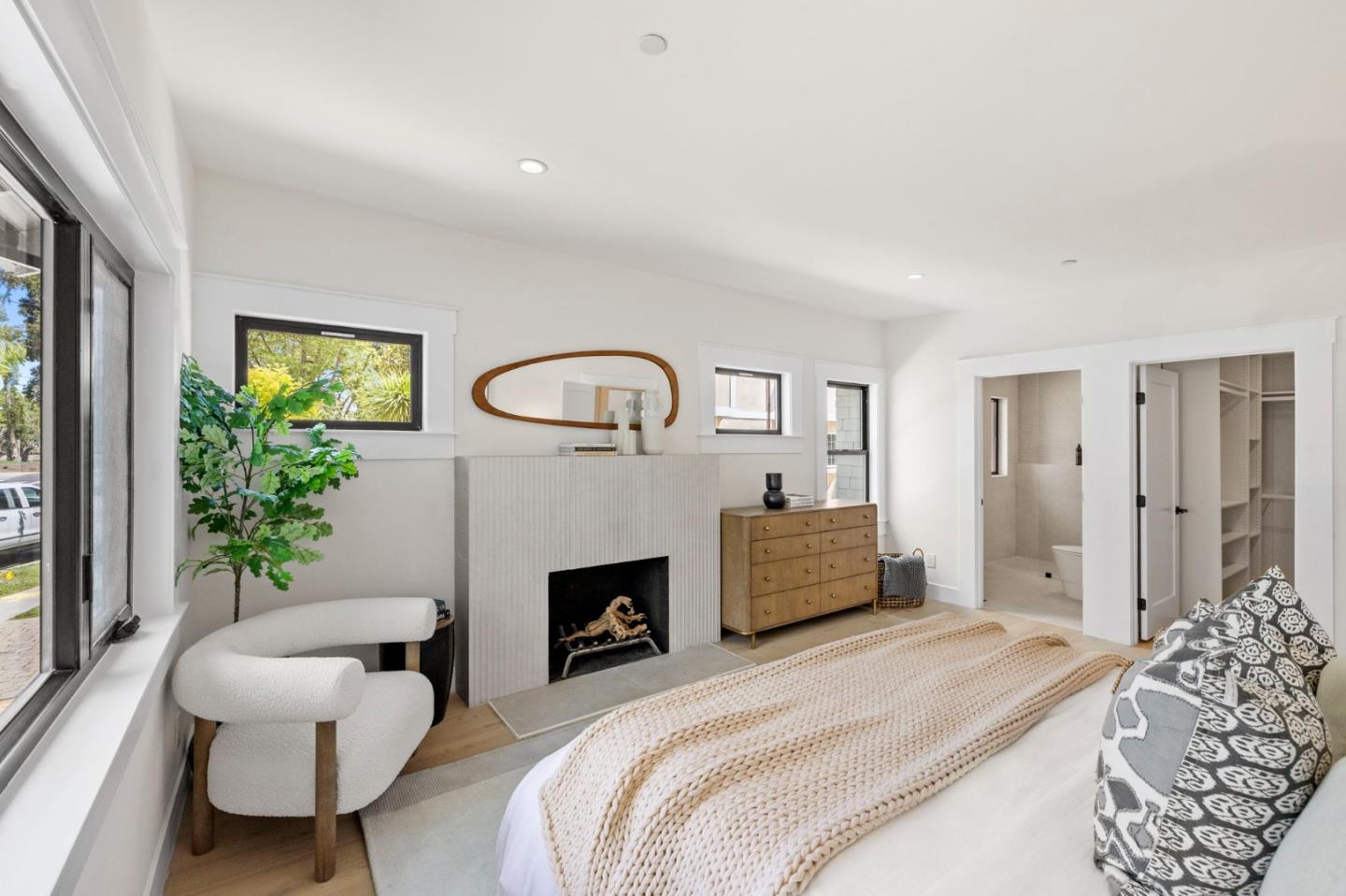 Detail Gallery Image 26 of 60 For 1117 Palm Dr, Burlingame,  CA 94010 - 4 Beds | 3 Baths