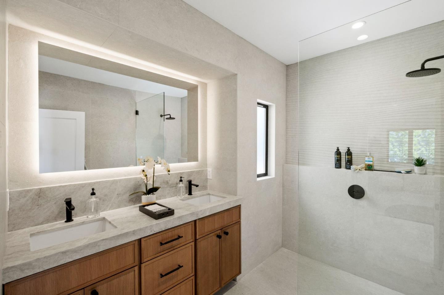 Detail Gallery Image 27 of 60 For 1117 Palm Dr, Burlingame,  CA 94010 - 4 Beds | 3 Baths