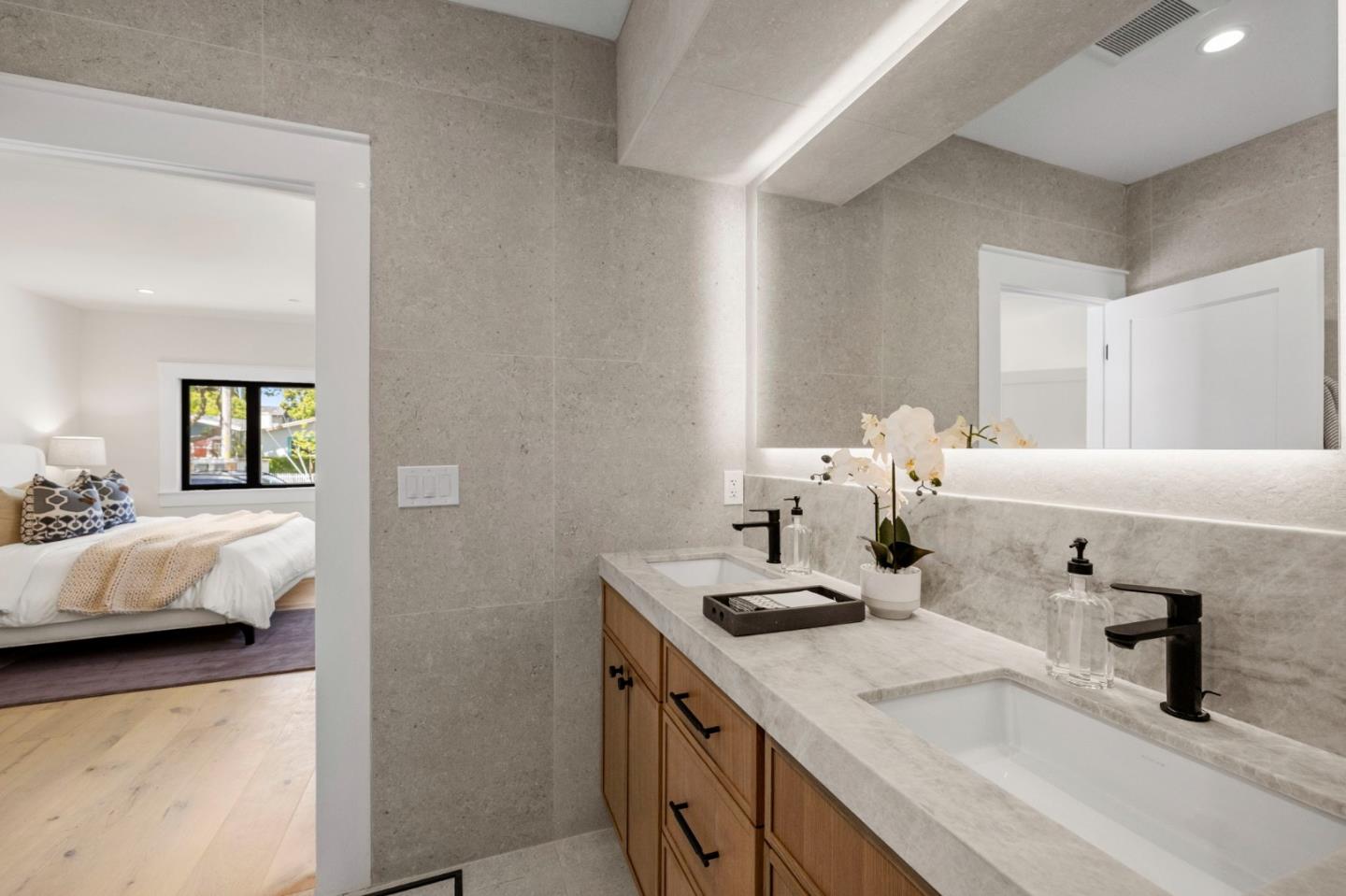 Detail Gallery Image 28 of 60 For 1117 Palm Dr, Burlingame,  CA 94010 - 4 Beds | 3 Baths