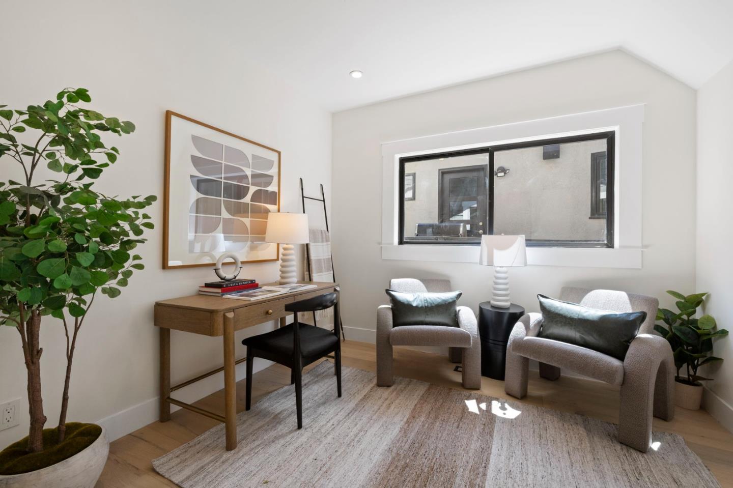 Detail Gallery Image 31 of 60 For 1117 Palm Dr, Burlingame,  CA 94010 - 4 Beds | 3 Baths