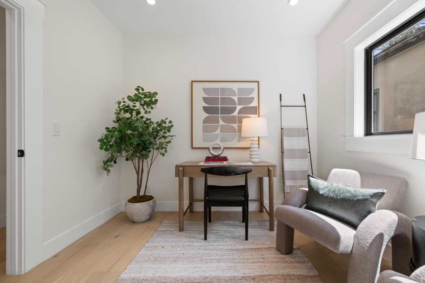 Detail Gallery Image 32 of 60 For 1117 Palm Dr, Burlingame,  CA 94010 - 4 Beds | 3 Baths