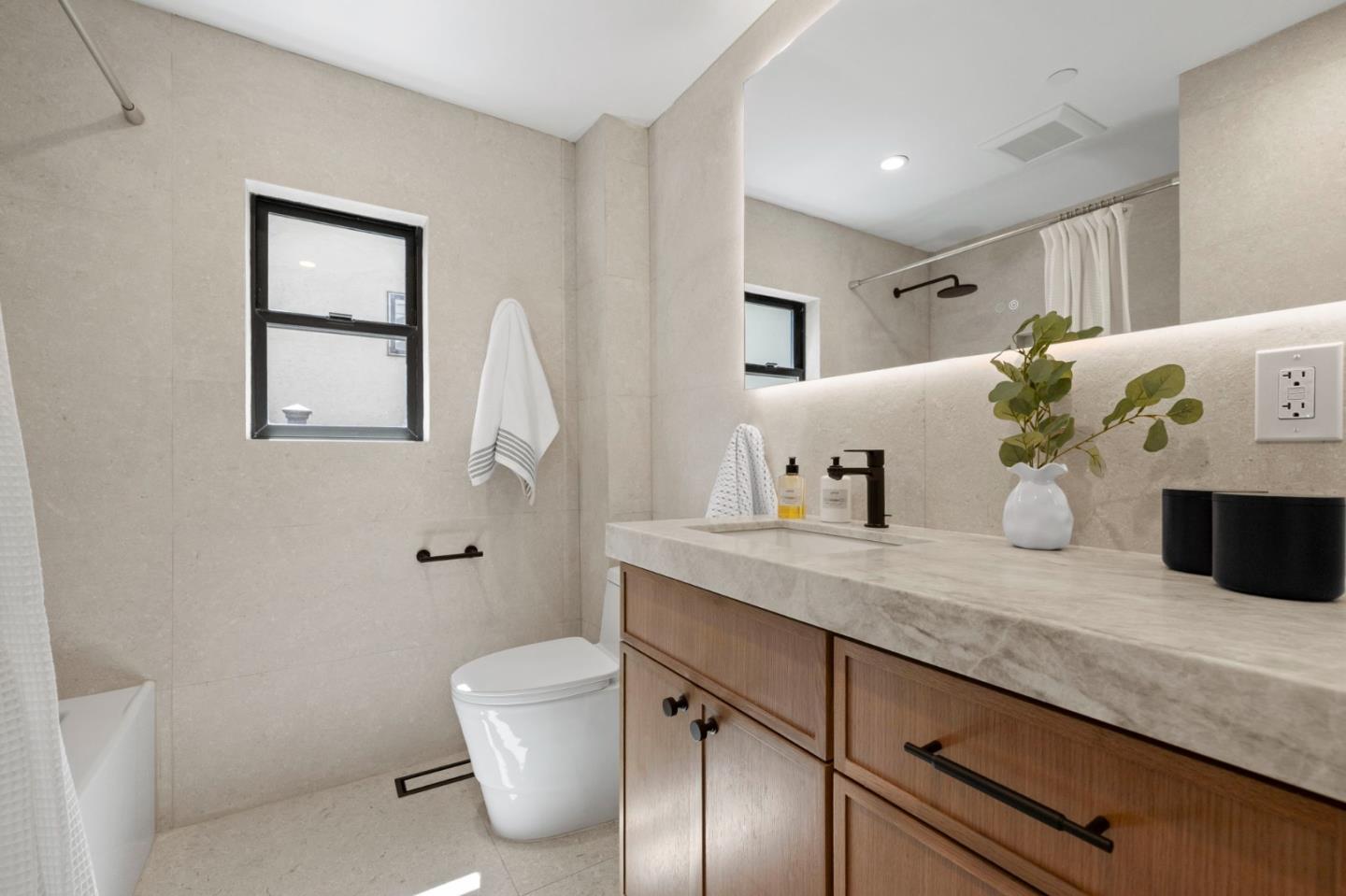 Detail Gallery Image 33 of 60 For 1117 Palm Dr, Burlingame,  CA 94010 - 4 Beds | 3 Baths