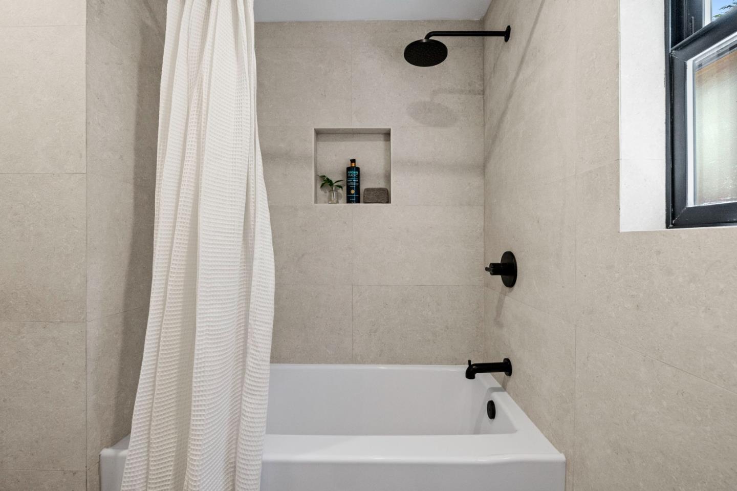 Detail Gallery Image 34 of 60 For 1117 Palm Dr, Burlingame,  CA 94010 - 4 Beds | 3 Baths