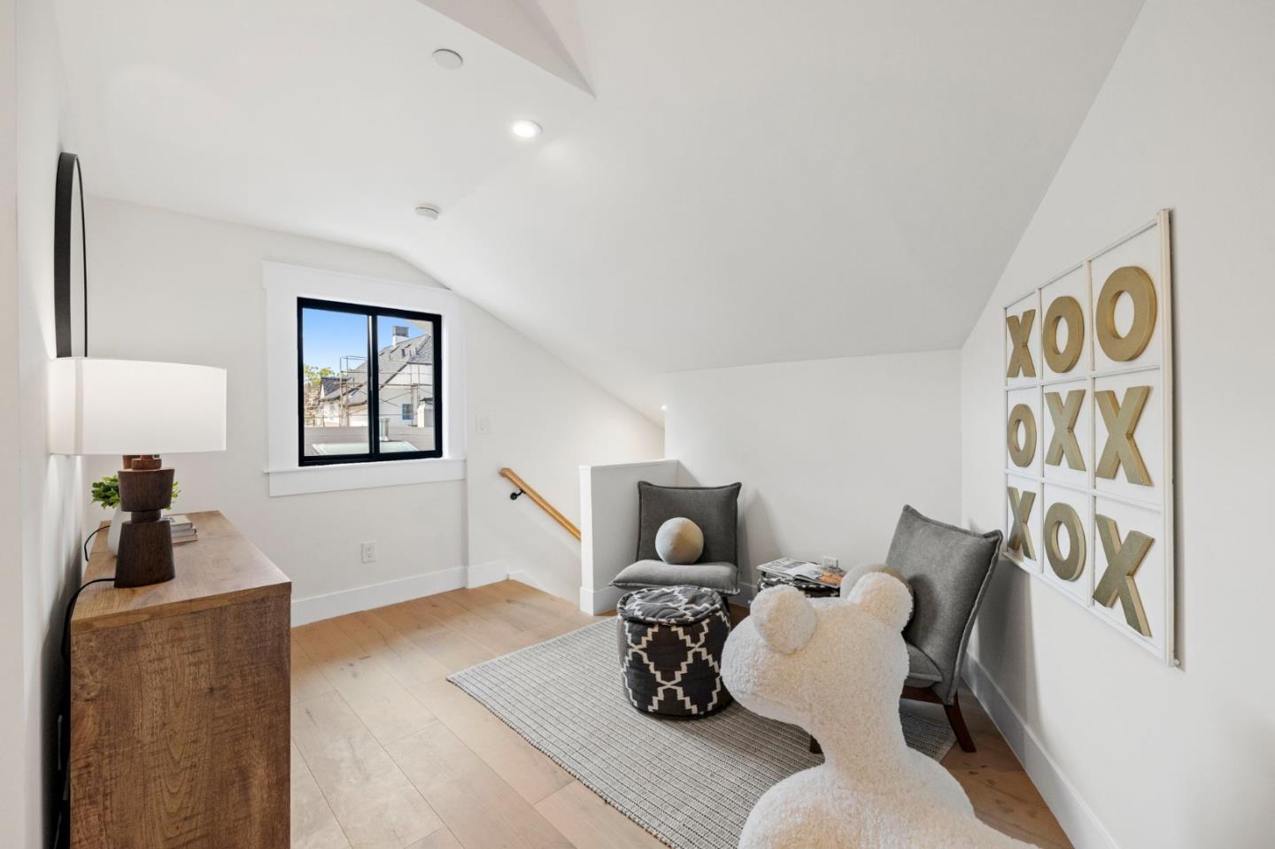 Detail Gallery Image 37 of 60 For 1117 Palm Dr, Burlingame,  CA 94010 - 4 Beds | 3 Baths