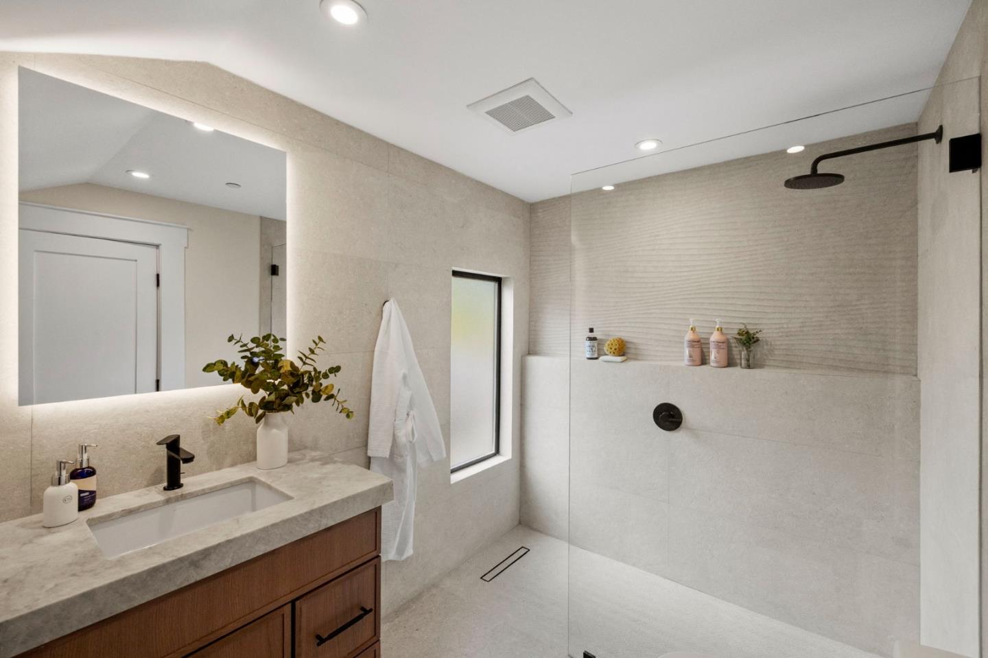 Detail Gallery Image 46 of 60 For 1117 Palm Dr, Burlingame,  CA 94010 - 4 Beds | 3 Baths