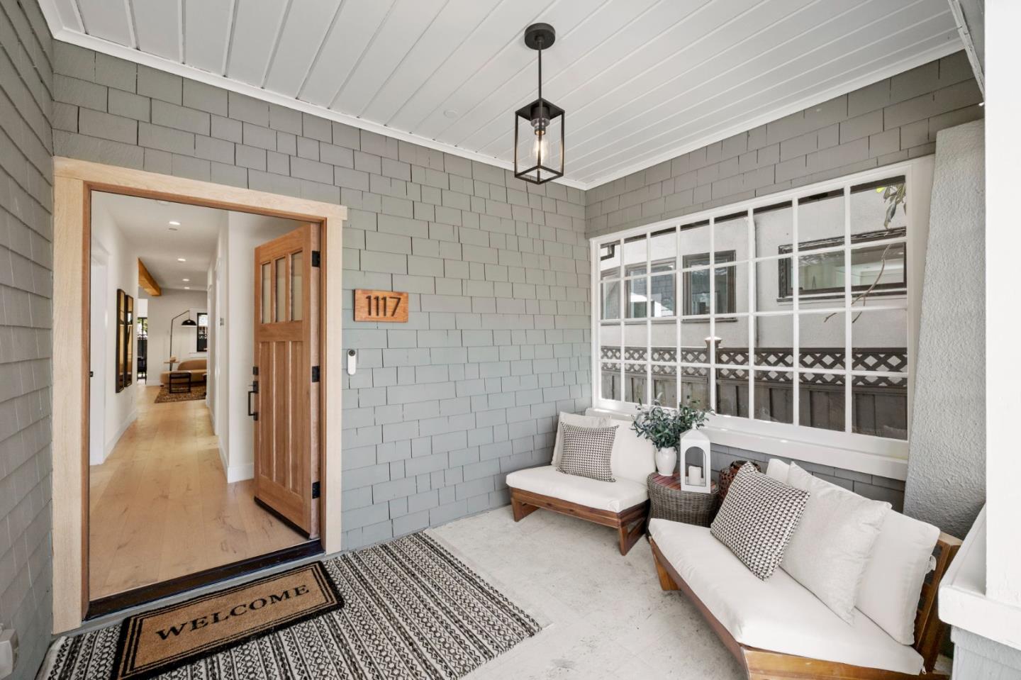 Detail Gallery Image 8 of 60 For 1117 Palm Dr, Burlingame,  CA 94010 - 4 Beds | 3 Baths