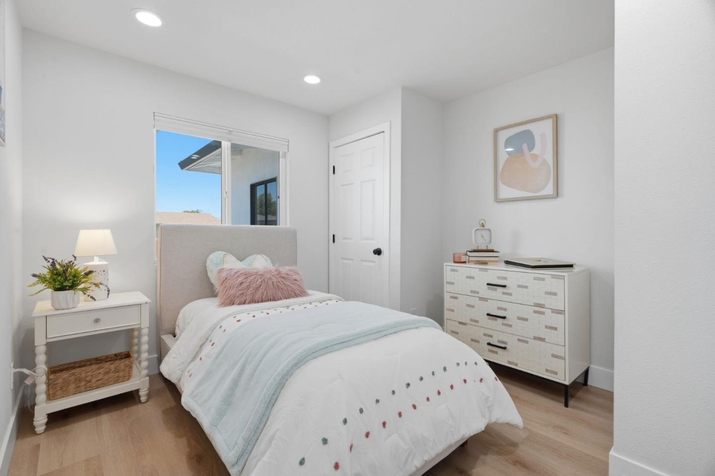 Detail Gallery Image 17 of 41 For 2512 N Amethyst Dr, Santa Clara,  CA 95051 - 5 Beds | 3 Baths