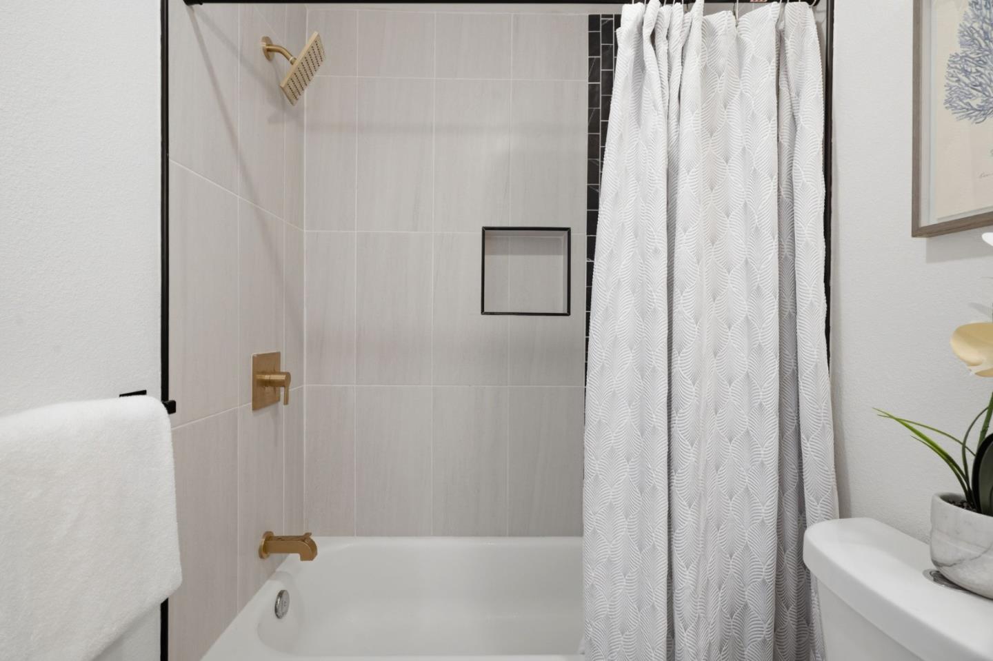 Detail Gallery Image 20 of 41 For 2512 N Amethyst Dr, Santa Clara,  CA 95051 - 5 Beds | 3 Baths