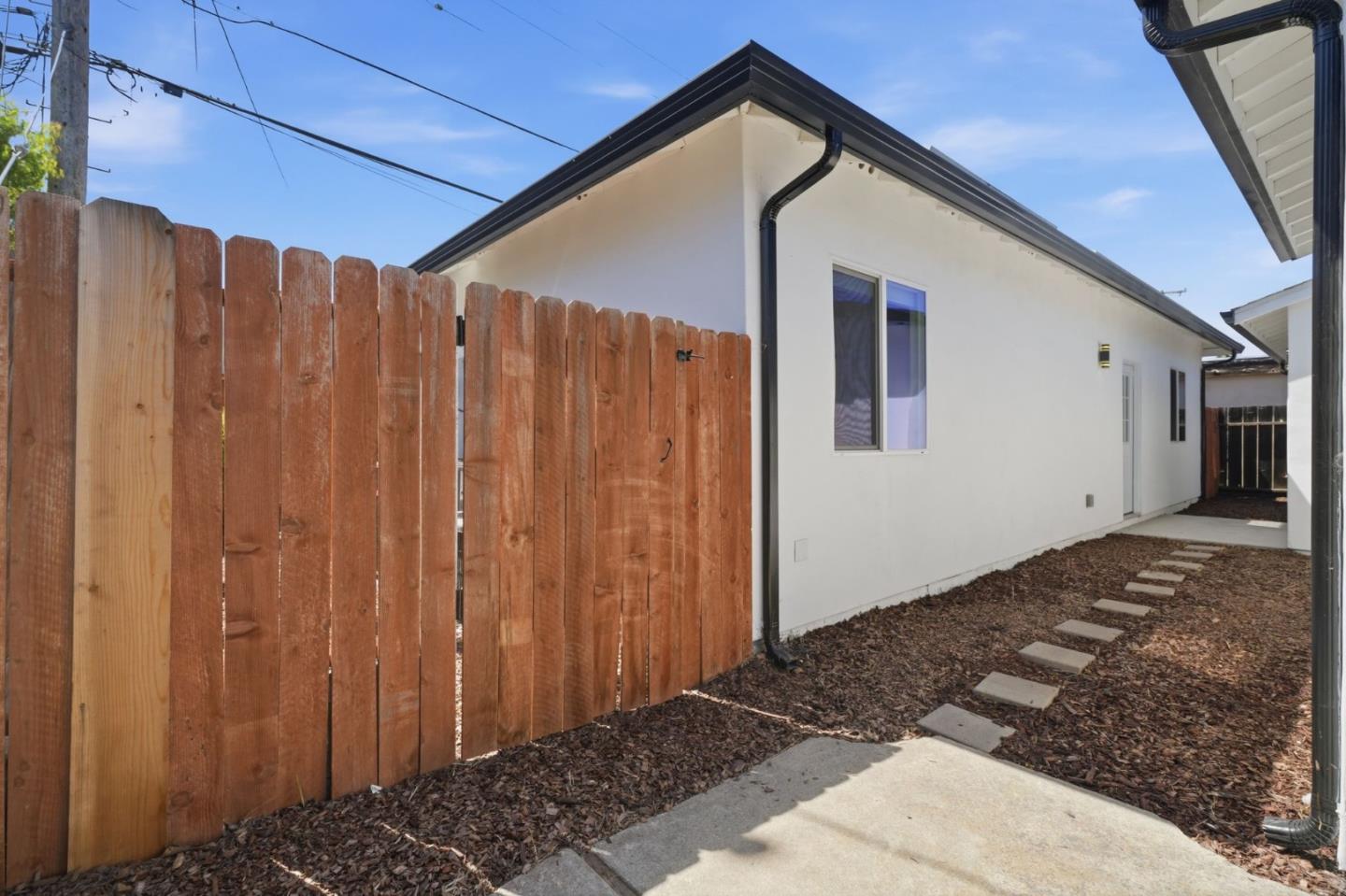 Detail Gallery Image 26 of 41 For 2512 N Amethyst Dr, Santa Clara,  CA 95051 - 5 Beds | 3 Baths