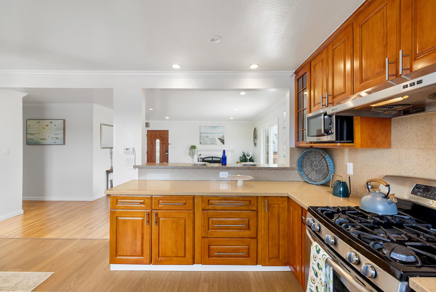 Detail Gallery Image 11 of 31 For 3891 Chilton Ln, San Bruno,  CA 94066 - 3 Beds | 2 Baths