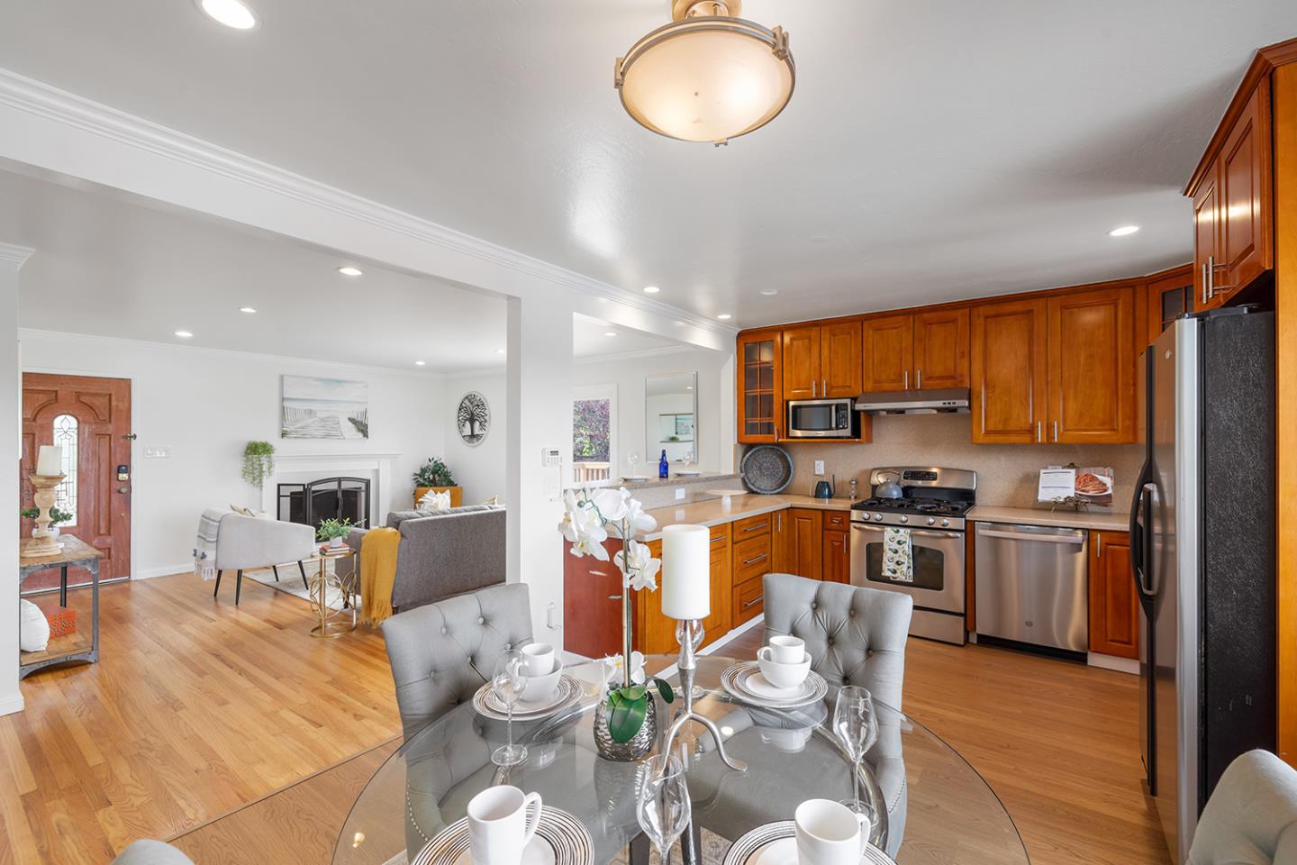 Detail Gallery Image 8 of 31 For 3891 Chilton Ln, San Bruno,  CA 94066 - 3 Beds | 2 Baths