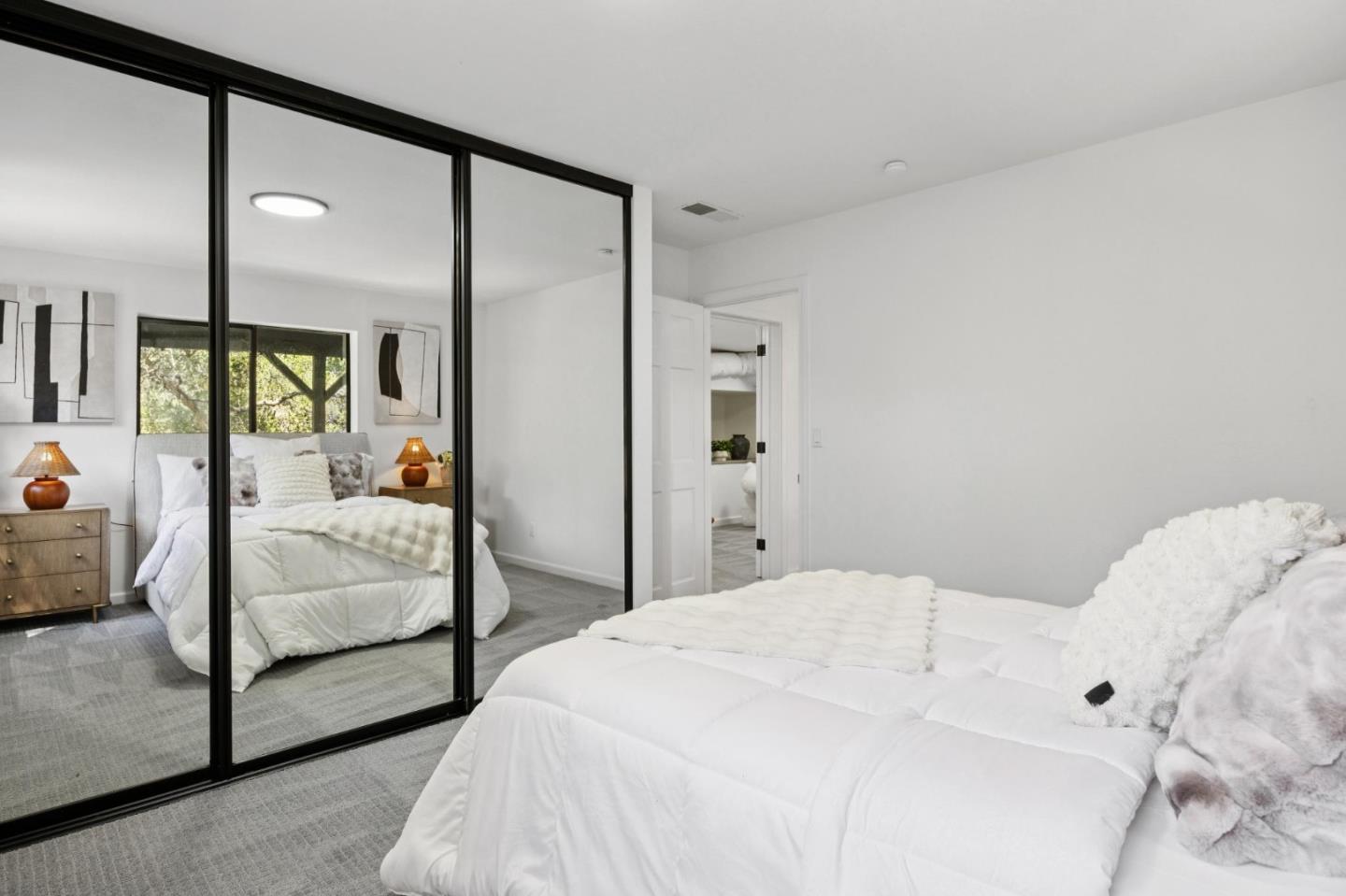 Detail Gallery Image 12 of 31 For 164 Springdale Way, Redwood City,  CA 94062 - 4 Beds | 4 Baths