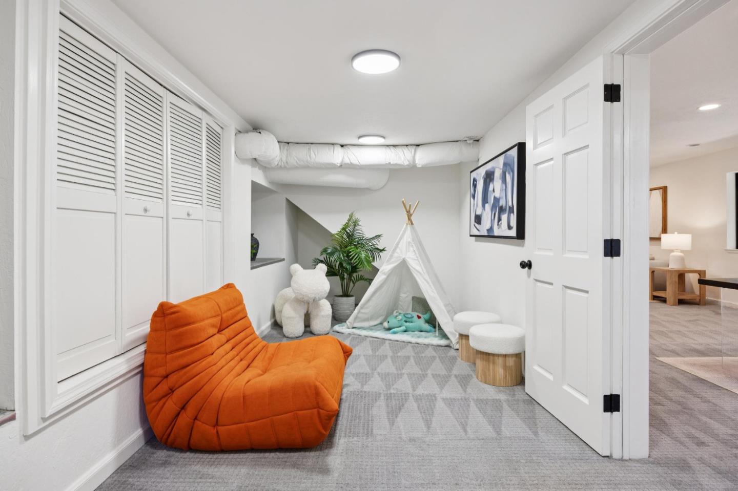 Detail Gallery Image 13 of 31 For 164 Springdale Way, Redwood City,  CA 94062 - 4 Beds | 4 Baths