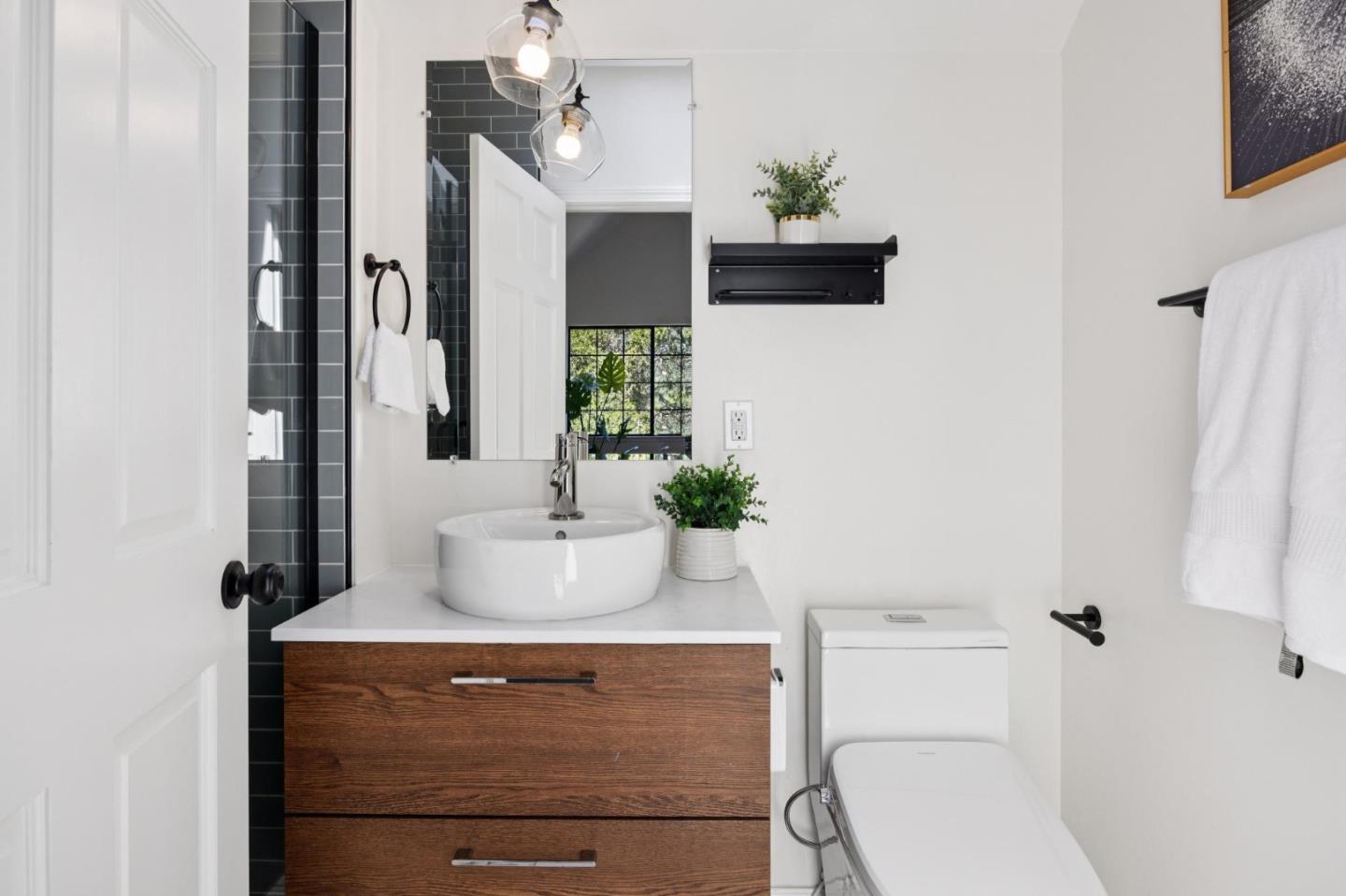 Detail Gallery Image 20 of 31 For 164 Springdale Way, Redwood City,  CA 94062 - 4 Beds | 4 Baths