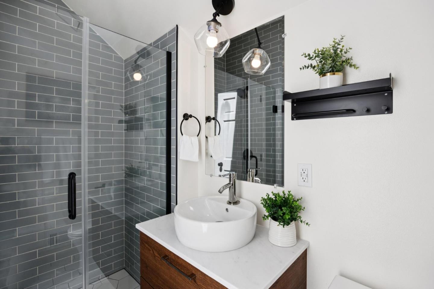 Detail Gallery Image 21 of 31 For 164 Springdale Way, Redwood City,  CA 94062 - 4 Beds | 4 Baths