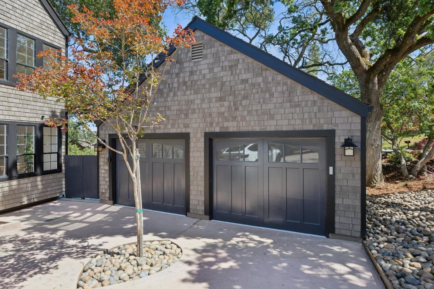 Detail Gallery Image 26 of 31 For 164 Springdale Way, Redwood City,  CA 94062 - 4 Beds | 4 Baths