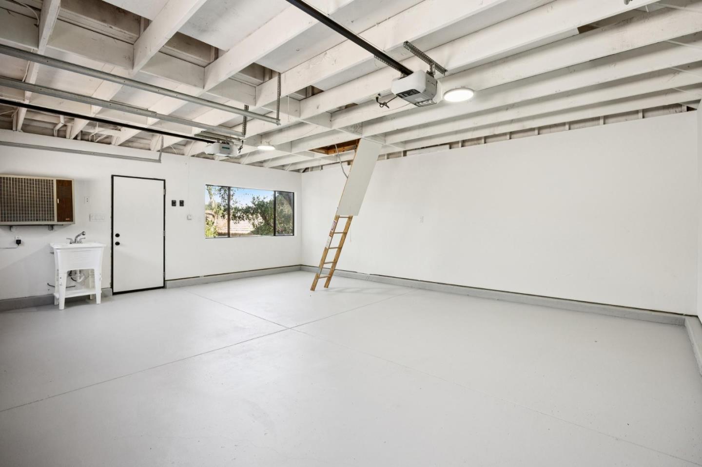 Detail Gallery Image 27 of 31 For 164 Springdale Way, Redwood City,  CA 94062 - 4 Beds | 4 Baths