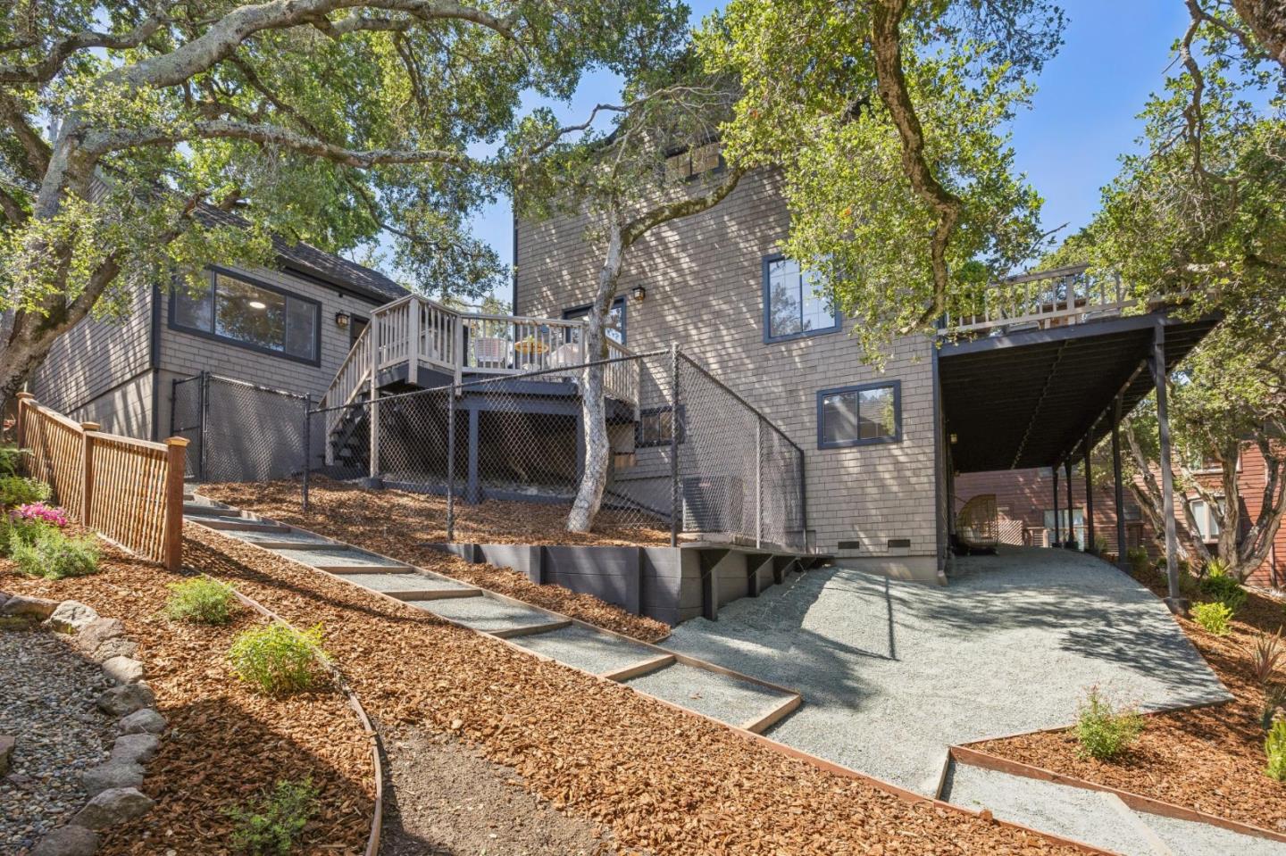 Detail Gallery Image 28 of 31 For 164 Springdale Way, Redwood City,  CA 94062 - 4 Beds | 4 Baths