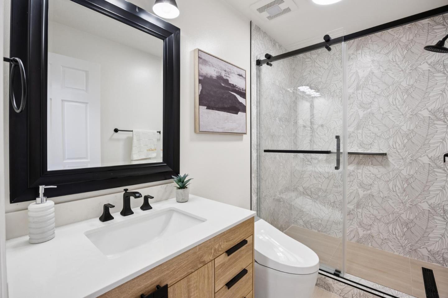 Detail Gallery Image 7 of 31 For 164 Springdale Way, Redwood City,  CA 94062 - 4 Beds | 4 Baths