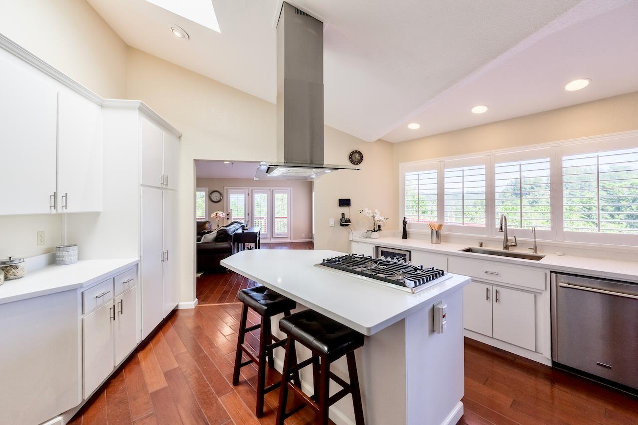 Front Image Thumbnail for ML82043493