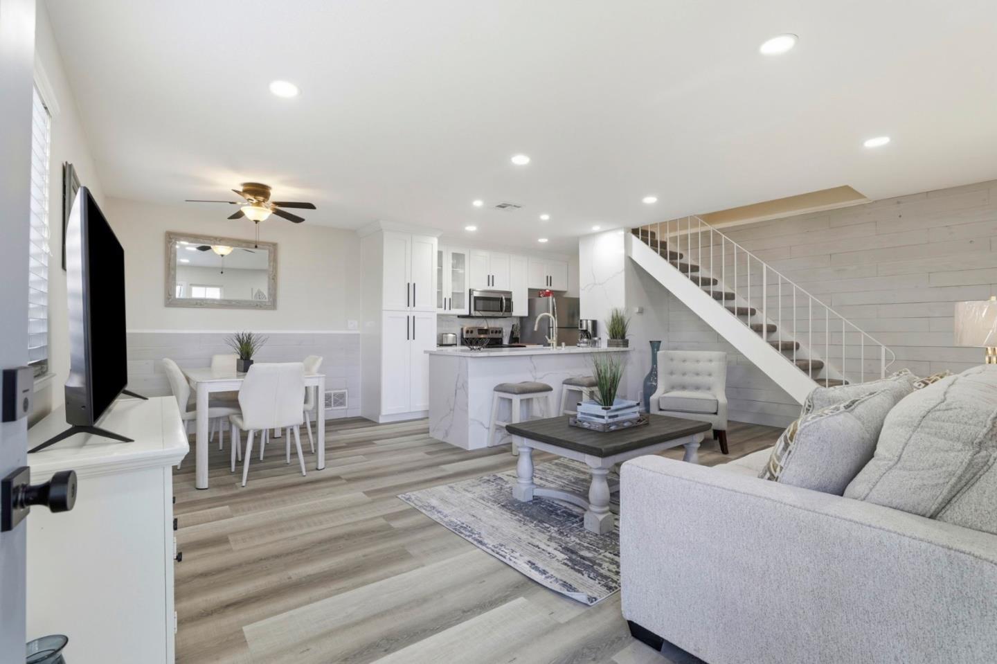 Detail Gallery Image 5 of 26 For 812 Blossom Hill Rd #2,  San Jose,  CA 95123 - 2 Beds | 1 Baths