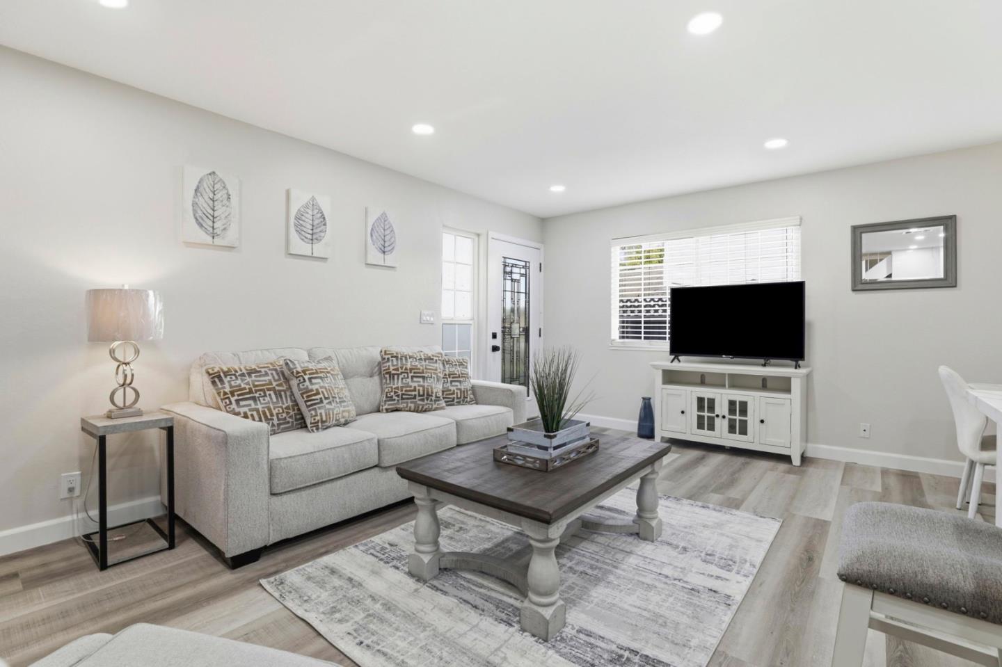 Detail Gallery Image 7 of 26 For 812 Blossom Hill Rd #2,  San Jose,  CA 95123 - 2 Beds | 1 Baths